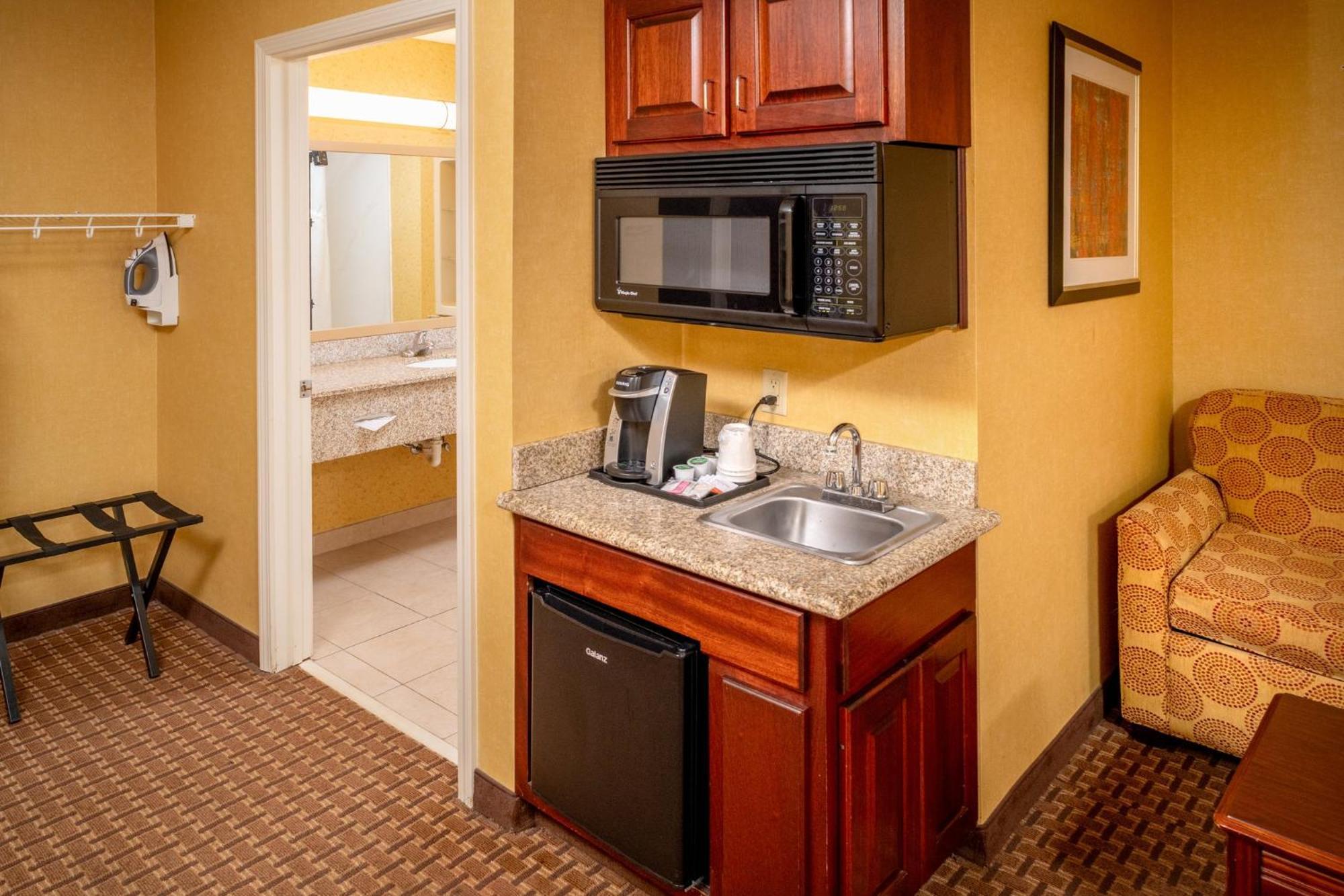 Holiday Inn Express And Suites Hazard By Ihg Extérieur photo